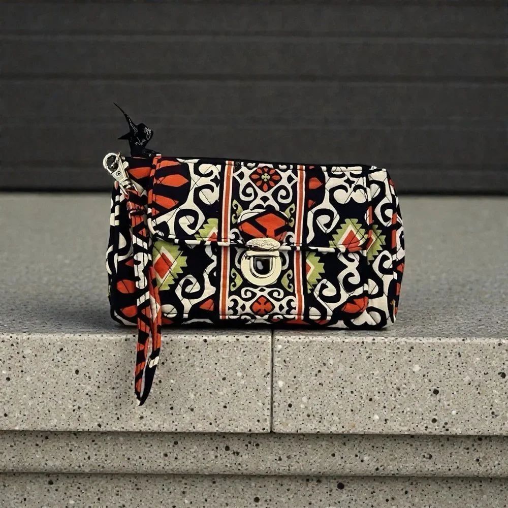 Vera Bradley Sun Valley Clutch/ Wristlet